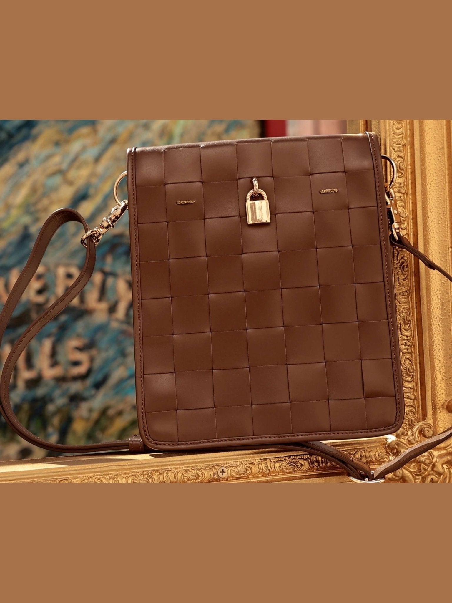 Woven Leather Chocolate Crossbody Bag - Courbe et Compagnie